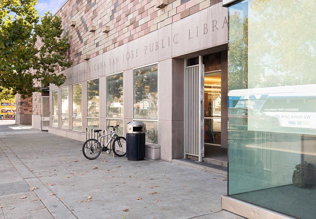 Biblioteca Latinoamericana Branch Library