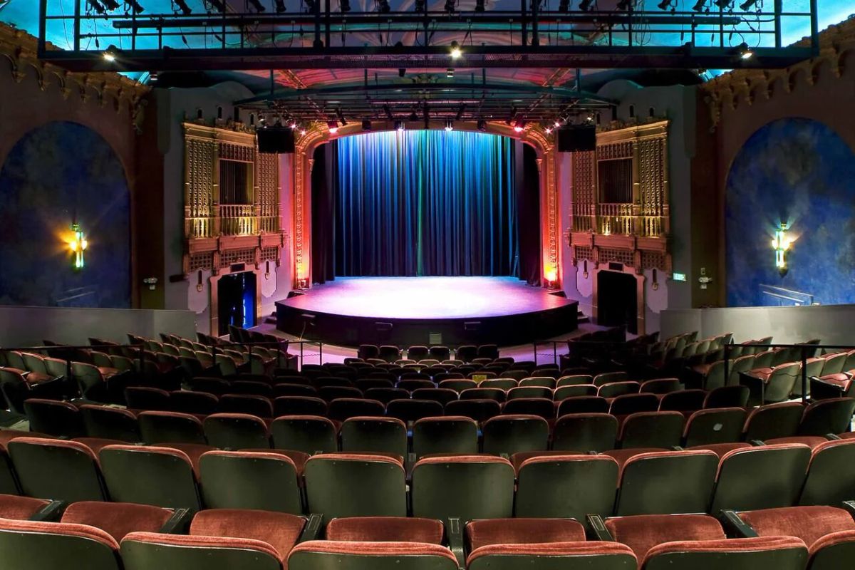 Brava Theater Center