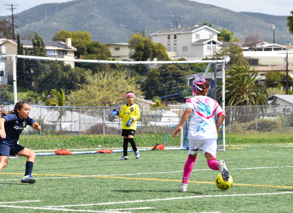 ELI7E FC Soccer - LA JOLLA / UTC / UNIVERSITY CITY / CLAIREMONT / MIRAMAR - ELITE FC - Youth Soccer Club photo 4
