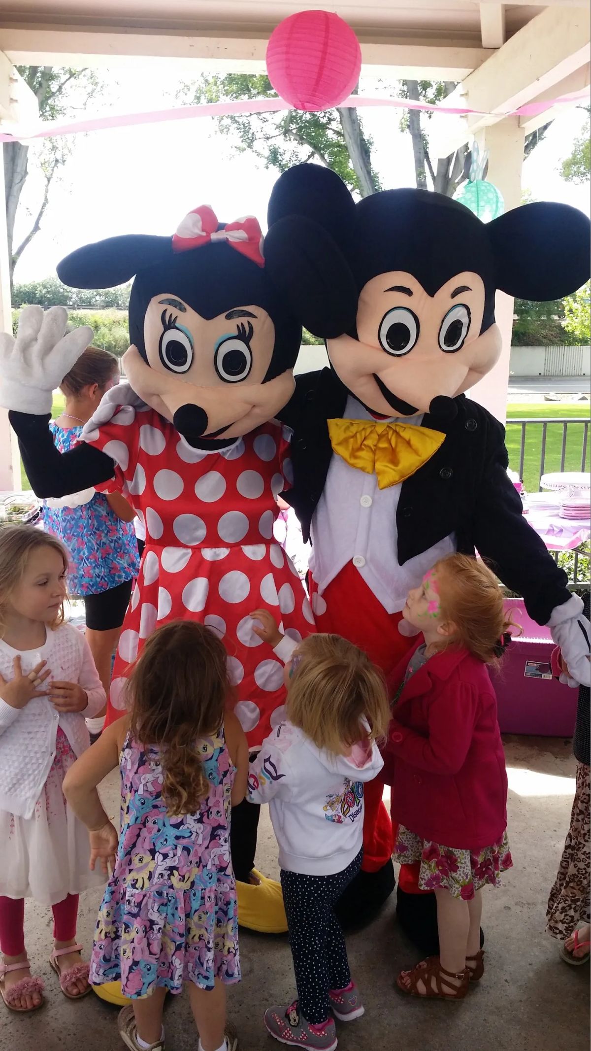 Kids Party USA Characters/Face Painting/Balloon Artist/Costume Rentals, Balloon Arches , Ballloon Colums