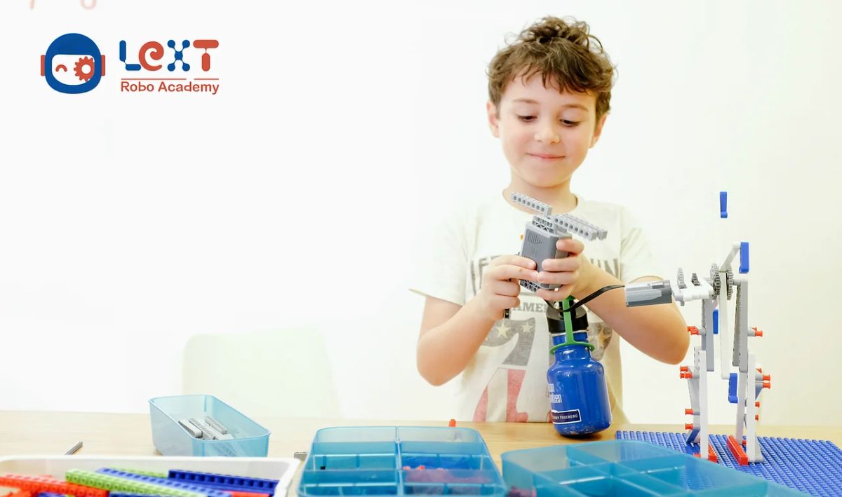 LeXT Robo Academy